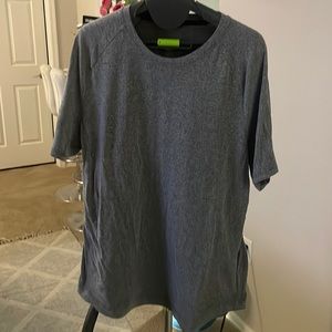 Men’s Lululemon large drysense t-shirt.